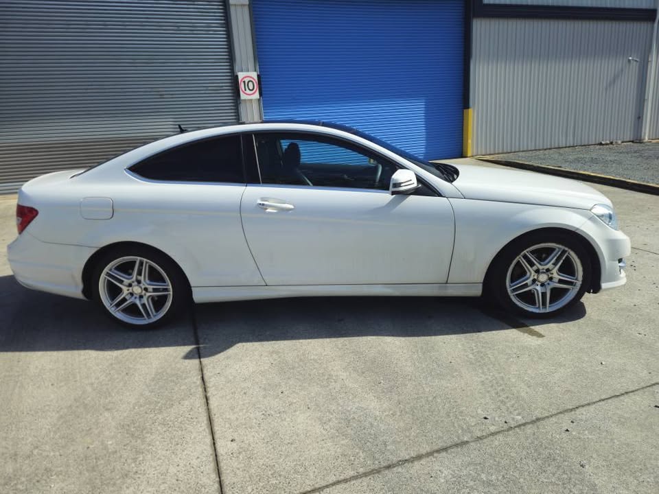 2013 Mercedes-Benz c180 w204 automatic coupe 6.jpg